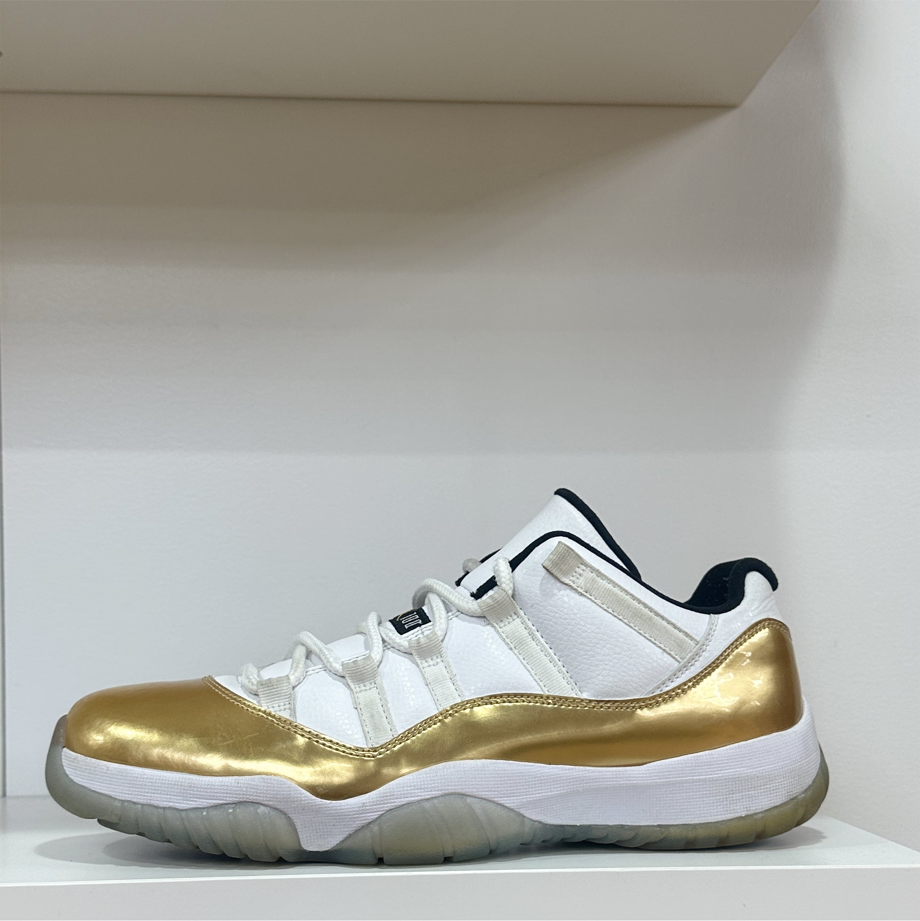 Air Jordan 11 Low "Closing Ceremony"(Pre-Owned)