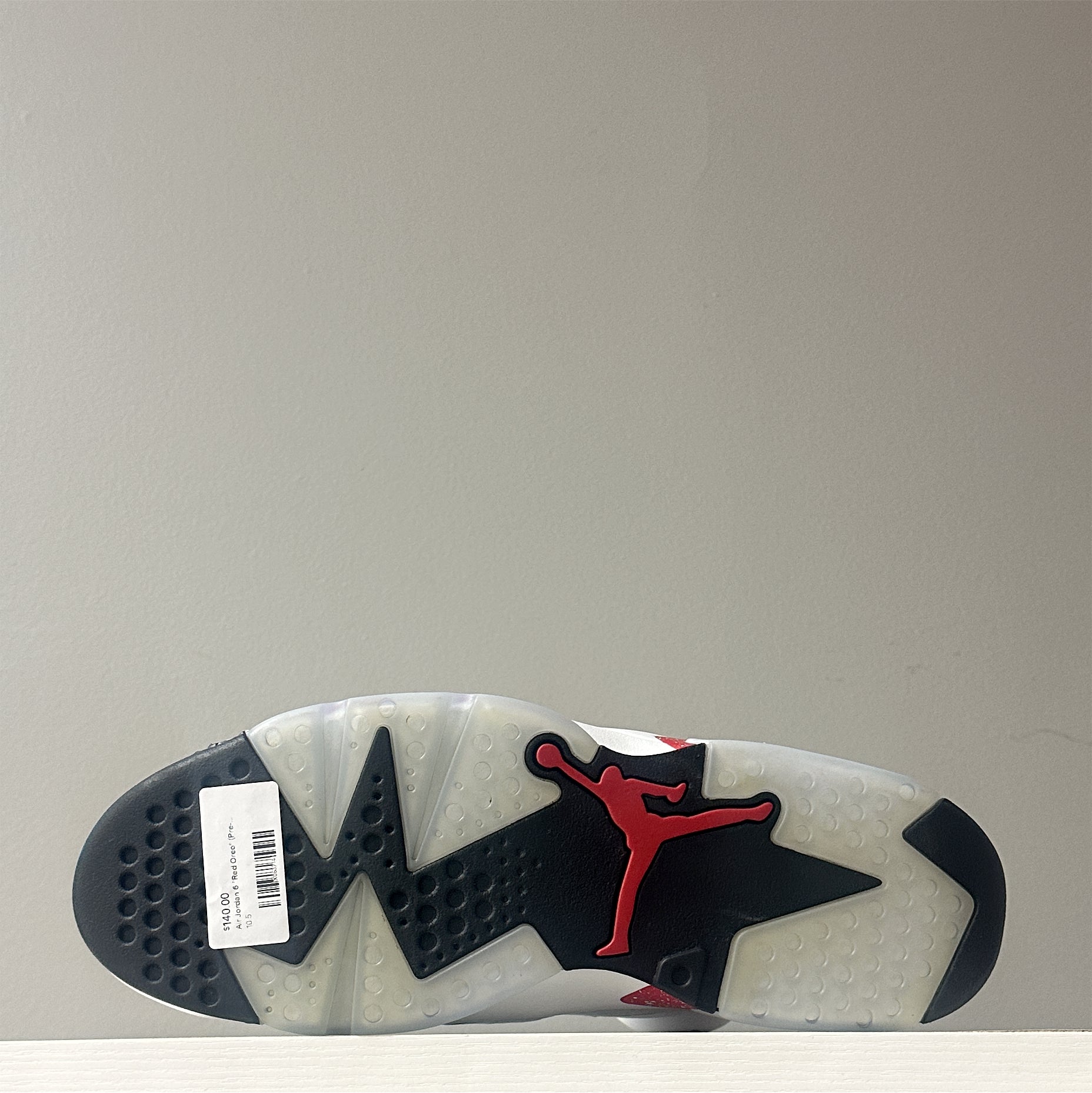 Air Jordan 6 "Red Oreo" (Pre-Owned)