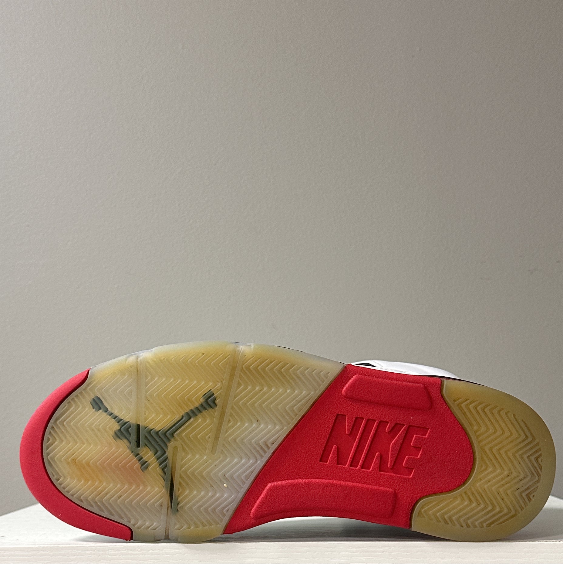 Air Jordan 5 "Fire Red Black Tongue" 2025 (pre-owned)