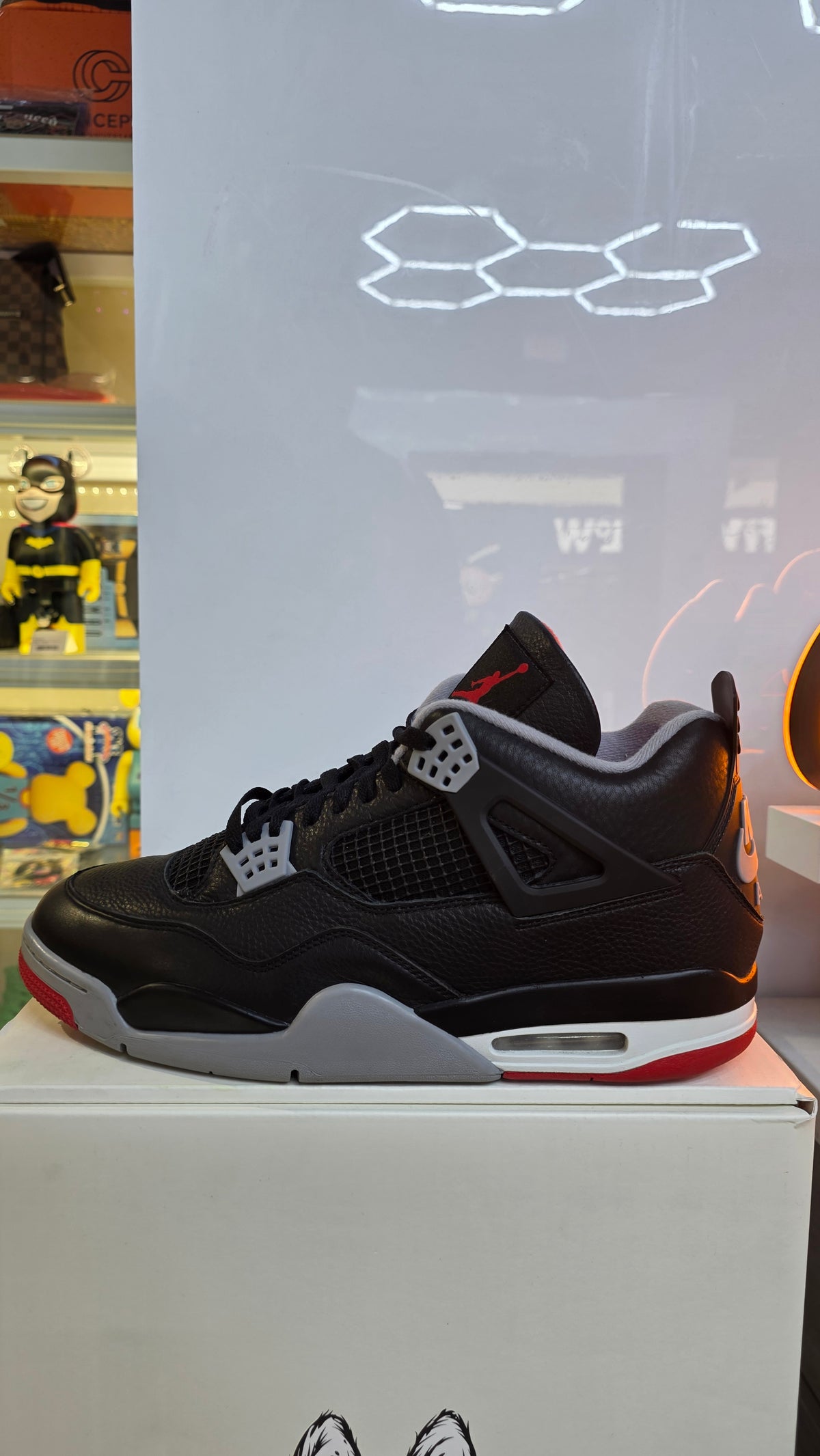 Air Jordan 4 "Bred Reimagined" (pre-owned)