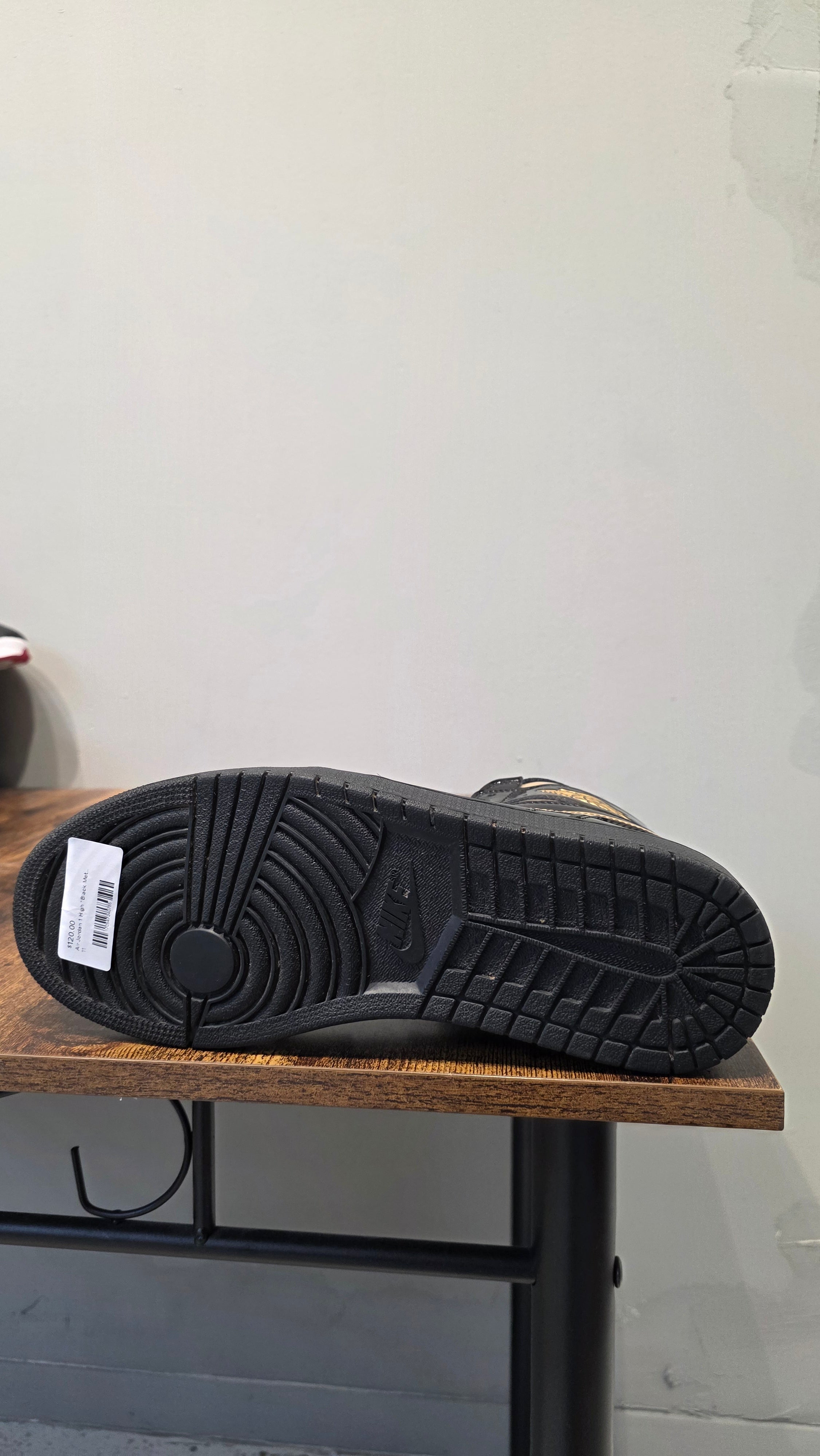 Air Jordan 1 High "Black Metallic Gold" (2020) (Pre-Owned)