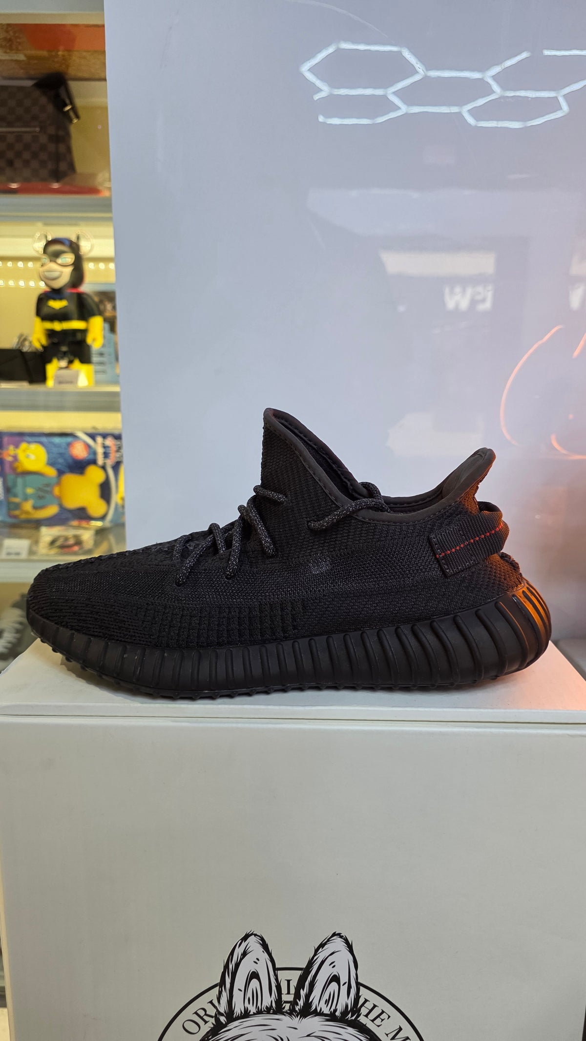 Adidas Yeezy 350 v2 "Black NR" (pre-owned)